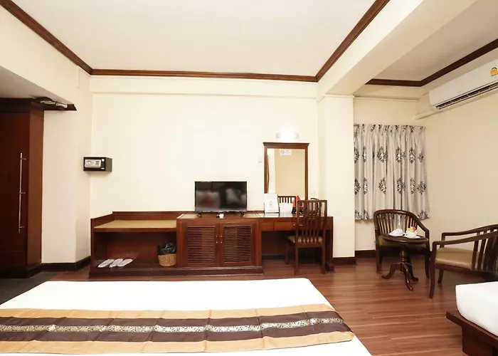 Grand Business Inn